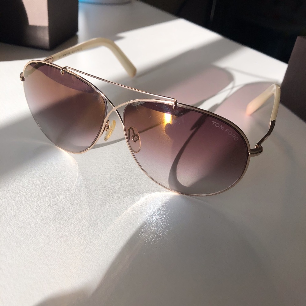 0374 Eva 28g Shiny Rose Gold Brown Mirror Sunglass